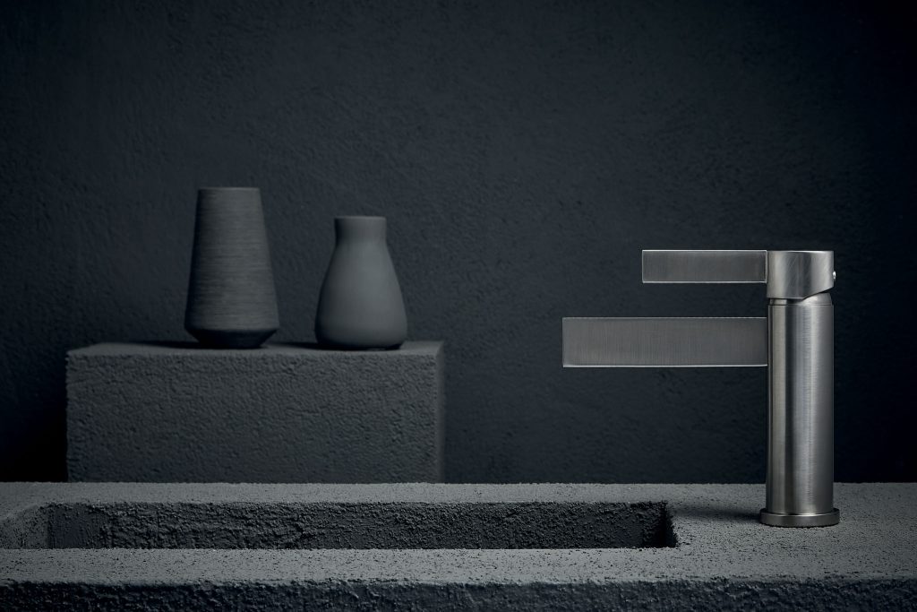 CASE brushed horizon.