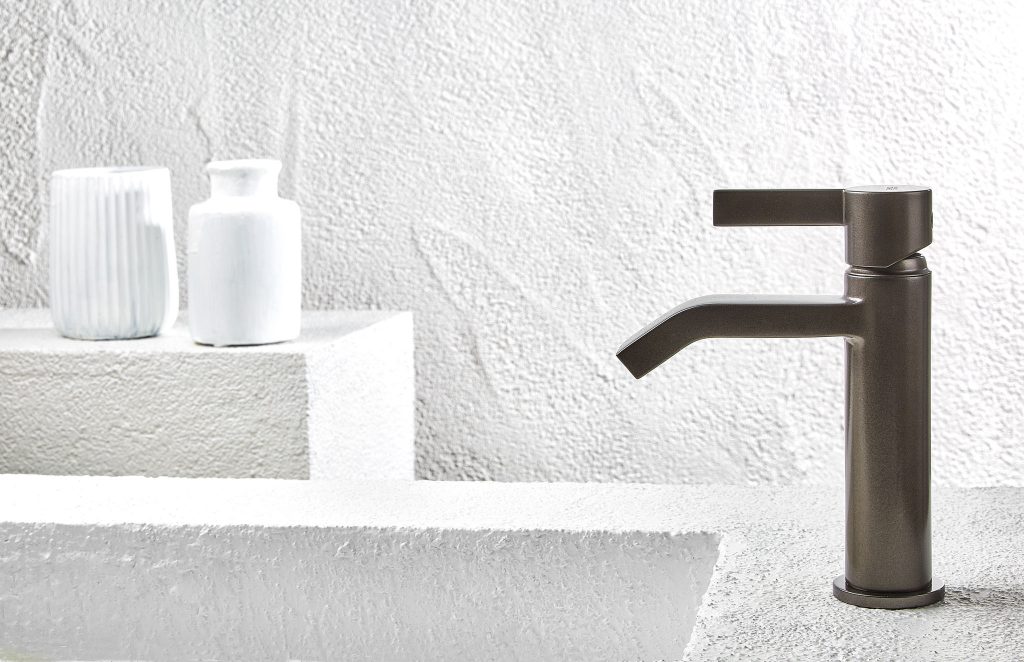 MOOI burnished white background