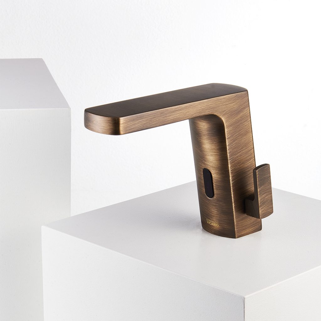 Sensi Marrone Sfondo bianco